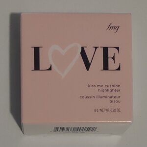 AVON fmg Love Kiss Me Cushion Highlighter - Golden Lily